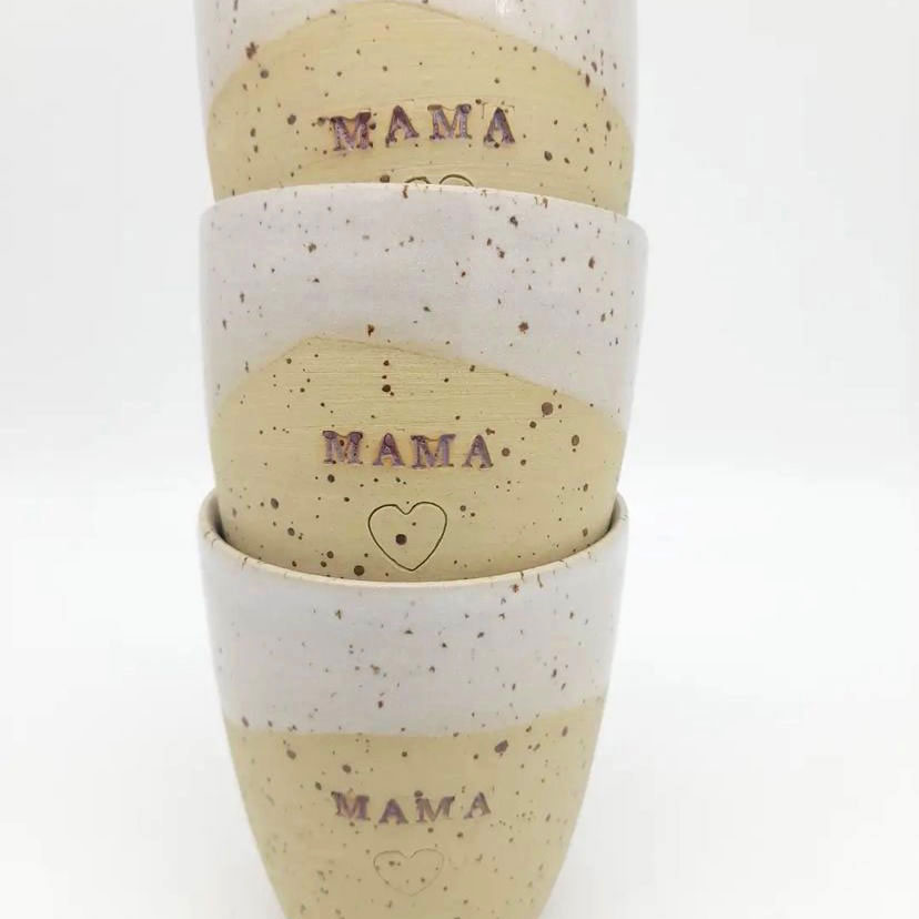koffie kopjes met de tekst mama